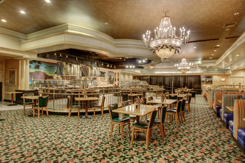 Dining Laughlin River Lodge